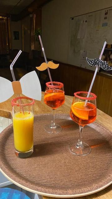 Hotel Restaurant De La Poste Saint-Colomban-des-Villards Екстериор снимка