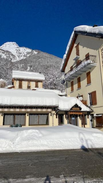 Hotel Restaurant De La Poste Saint-Colomban-des-Villards Екстериор снимка